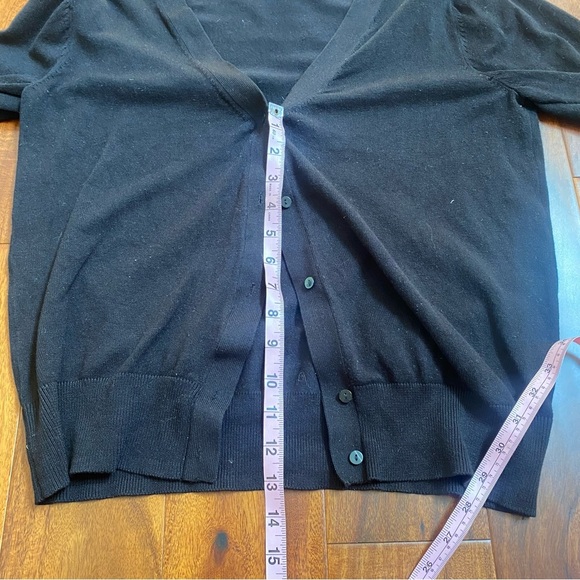 H&M Women’s Black Cardigan Sweater Long Sleeve Basic Button Up Size Large - Picture 4 of 5